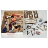 Box of small miscellaneous collectibles