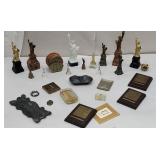 Group of statue of liberty collectibles