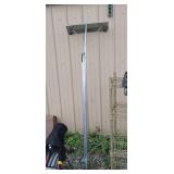 Roof snow shovel