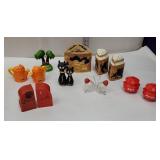 Box of salt and peppers