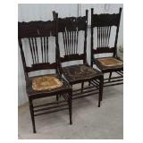 3 spindle back chairs
Needs work