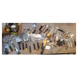 Box of miscellaneous kitchenware including many