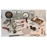 Box of miscellaneous kitchenware includes cookie