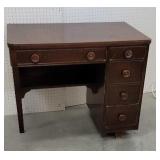 Knee hole desk
