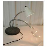 Cast iron base magnifying table lamp
