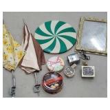 Box clamp on umbrellas, green pinwheel tray,