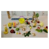 Box of vintage Easter items including Gurley