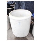 Crock -  Large crock 8 gallon