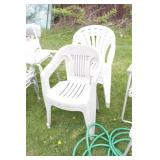 5 plastic lawn chairs