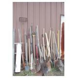 Hand tools - Apple picker, shovels, rakes, (28pcs)