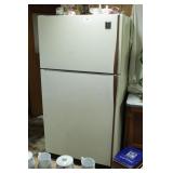 Refrigerator freezer - General Electric - Works!