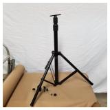 studio lighting tripod