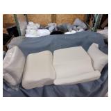 B/L 3 vacuumed packed pillows Homeca foam pads