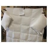 White Down Feathered comforter w/ pillows