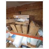 10) queen sized Beckum collection hotel pillows