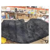 black 5 x 8 accent floor rug with non skid back