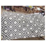 varagated silver and white patterned non skid back