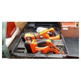 Black & decker battery saw set in case