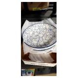 4pc non-matching dish set