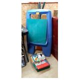 Kids chalkboard easel & books