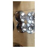 14" Hubcaps 4pcs (1 dented)