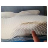 A1-E2 1 Leloris Cervical pillow 24x18x5 white memo