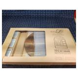 A4C3 Table 4pc set Maple Leaf charcuterie board Fe