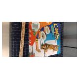 A3-A2 3pc cat potty, bowls, scratch