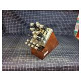 A4C2 black lower shelf 19pc set henckels knife blo