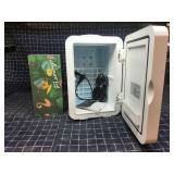 A4-B2 coosen ice cooler/mini fridge White