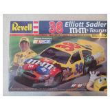 Byron 7 1pc Ford Taurus 38 M&M 1/24 Elliot Sadler