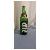 Byron A4B4 1pc Vintage 7-Up bottle 1 liter full