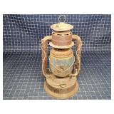 Byron A3A2 1pc Dietz w/ good lens Barn Lantern wea