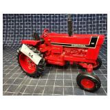 Byron7 1pc International 966 Diecast IH Red