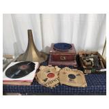 Byron A3-E2 approx 15pc Vintage Victrola Wooden an