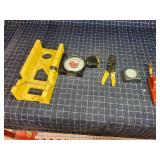 Byron A3-B2 6pc Hangomatic level, {2} tap handyman