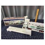 Byron 7 1pc Hess Truck & Racecars 5x3x15" White