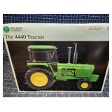 Byron7 1pc John Deere 4440 Tractor 1/16 scale JD G