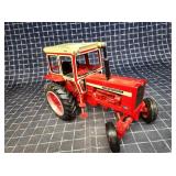 Byron7 1pc IH 856 Tractor Diecast IH Red