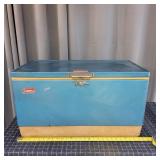 T2 Vintage metal, Coleman cooler 28x16x15