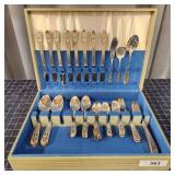 R2 Harmony House Silverware set Plate 664