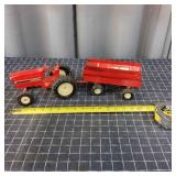 P2 2pcs International Tractor with wagon