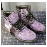 D6 1pc NEW Womens Fashion boot Size 8 Purple / Das