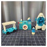 P2 4pc Vintage Smurf Toys: Camera, music box,