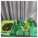 O3 20pc+ St. Patricks Day Decorations Shamrocks Gr