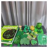 O3 20pc+ St. Patricks Day Decorations Shamrocks Gr