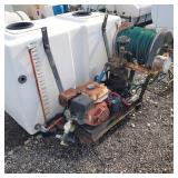 2 compartment Fertilizer Sprayer 280 gal Fiberglas