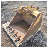 Caterpillar Backhoe Bucket 36"