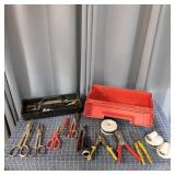 T3 15+Pc Tin sips tool box shears garden hose conn
