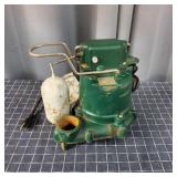 E2 Zoeller sewer / sump pump Cast iron runs smooth